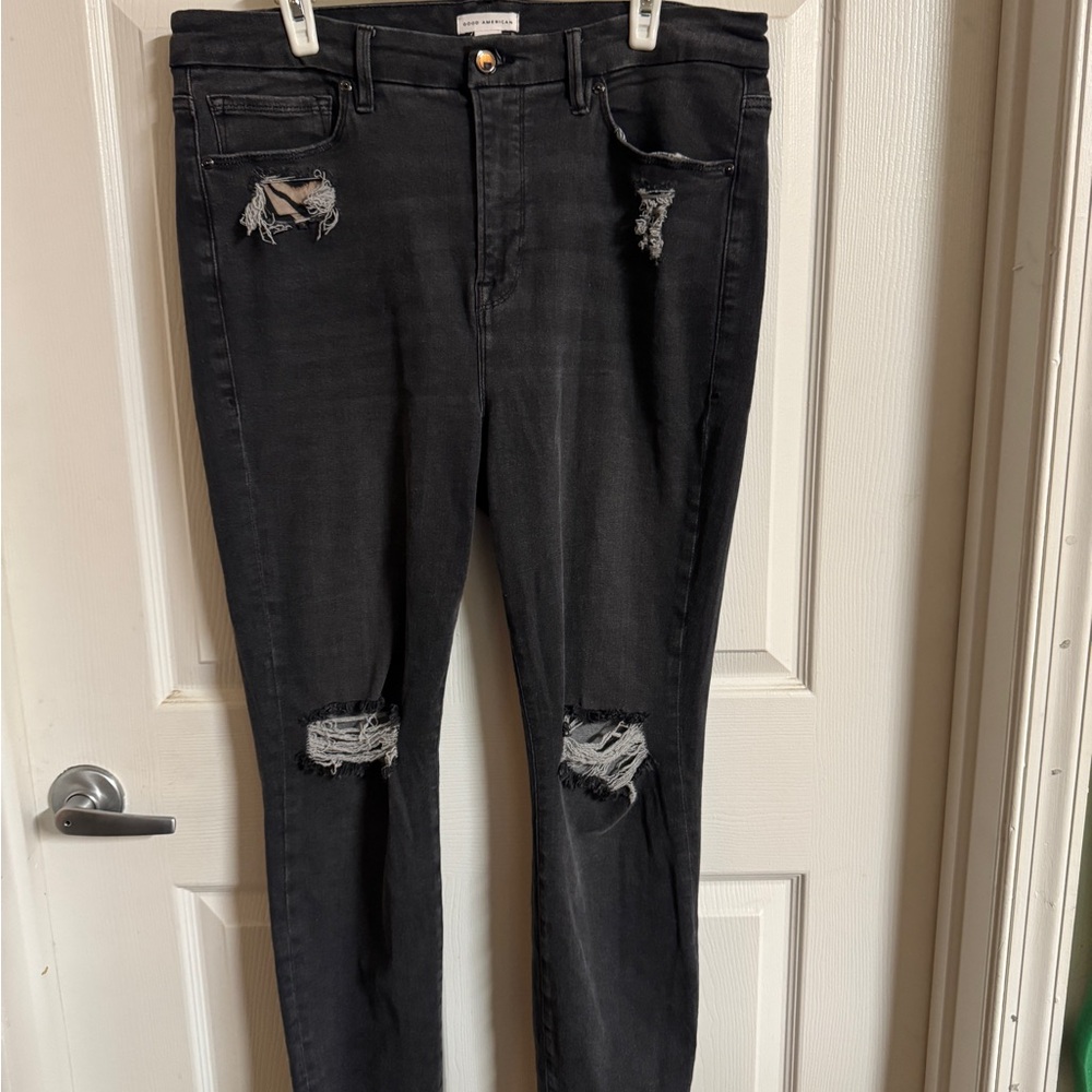 Good American Distressed Black Skinny Jeans- Cheetah Features